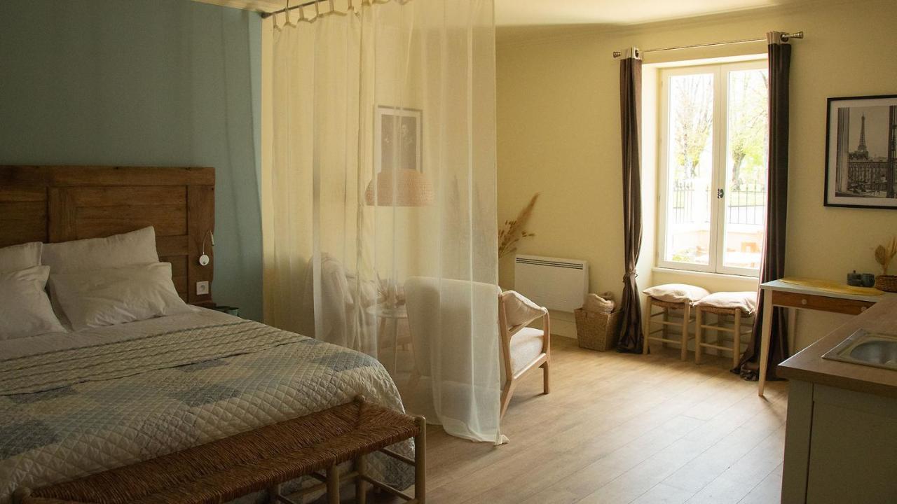 For Me Formidable Bed & Breakfast L'Isle-Jourdain  Exterior photo